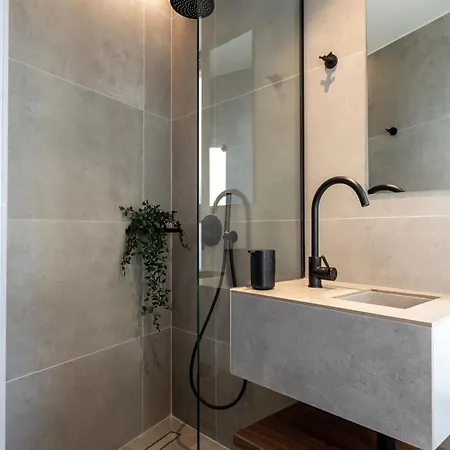 וילה Almos ארגוסטולי