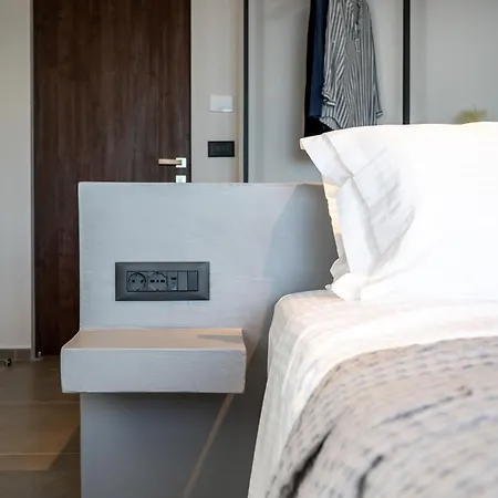 Almos ארגוסטולי