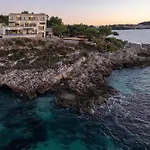 Almos Villa *