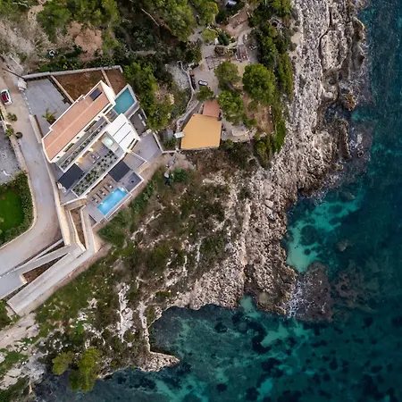 Villa Almos