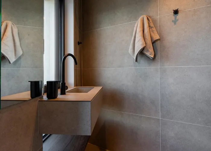 Almos * ארגוסטולי