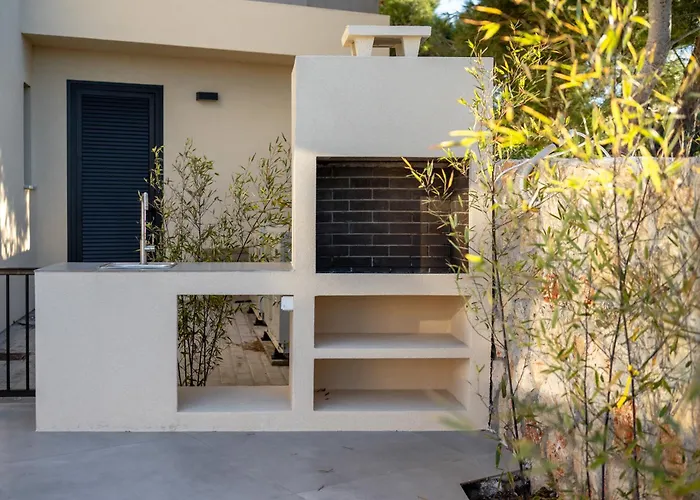 Almos וילה ארגוסטולי