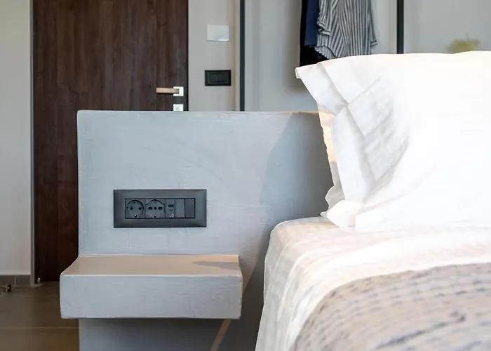 Almos ארגוסטולי